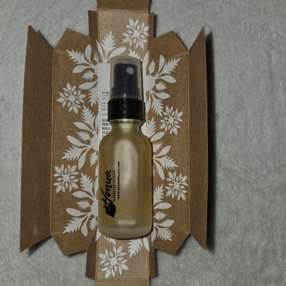 Honua Lihau Refreshing Face Mist - Picture 4 of 9